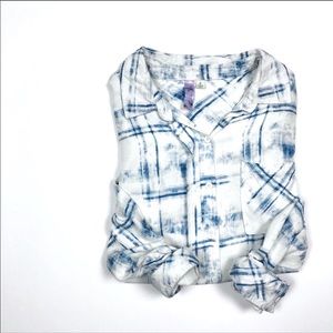 Francesca's Alya | Blue & White Button Down Top